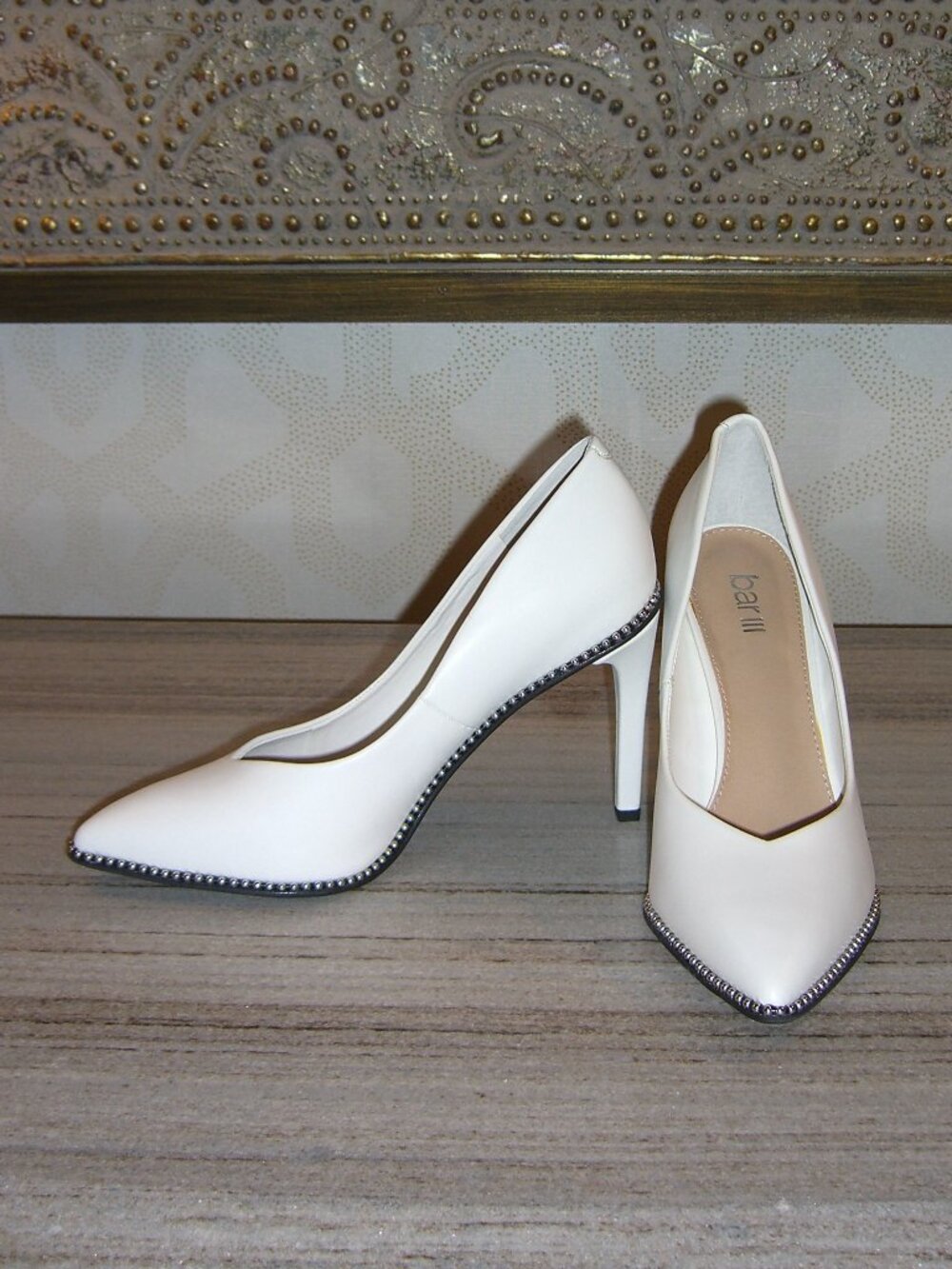 NIB BAR III WHITE PUMPS HEELS SHOES 7M